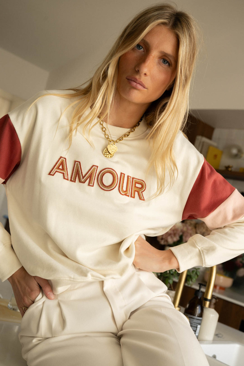 Boutique Libertie AMO SWEATSHIRT